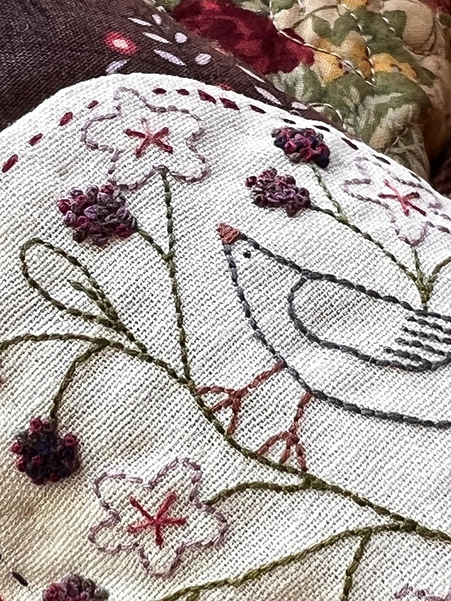 Bird in the Blackberries Sewing Roll - Image 3
