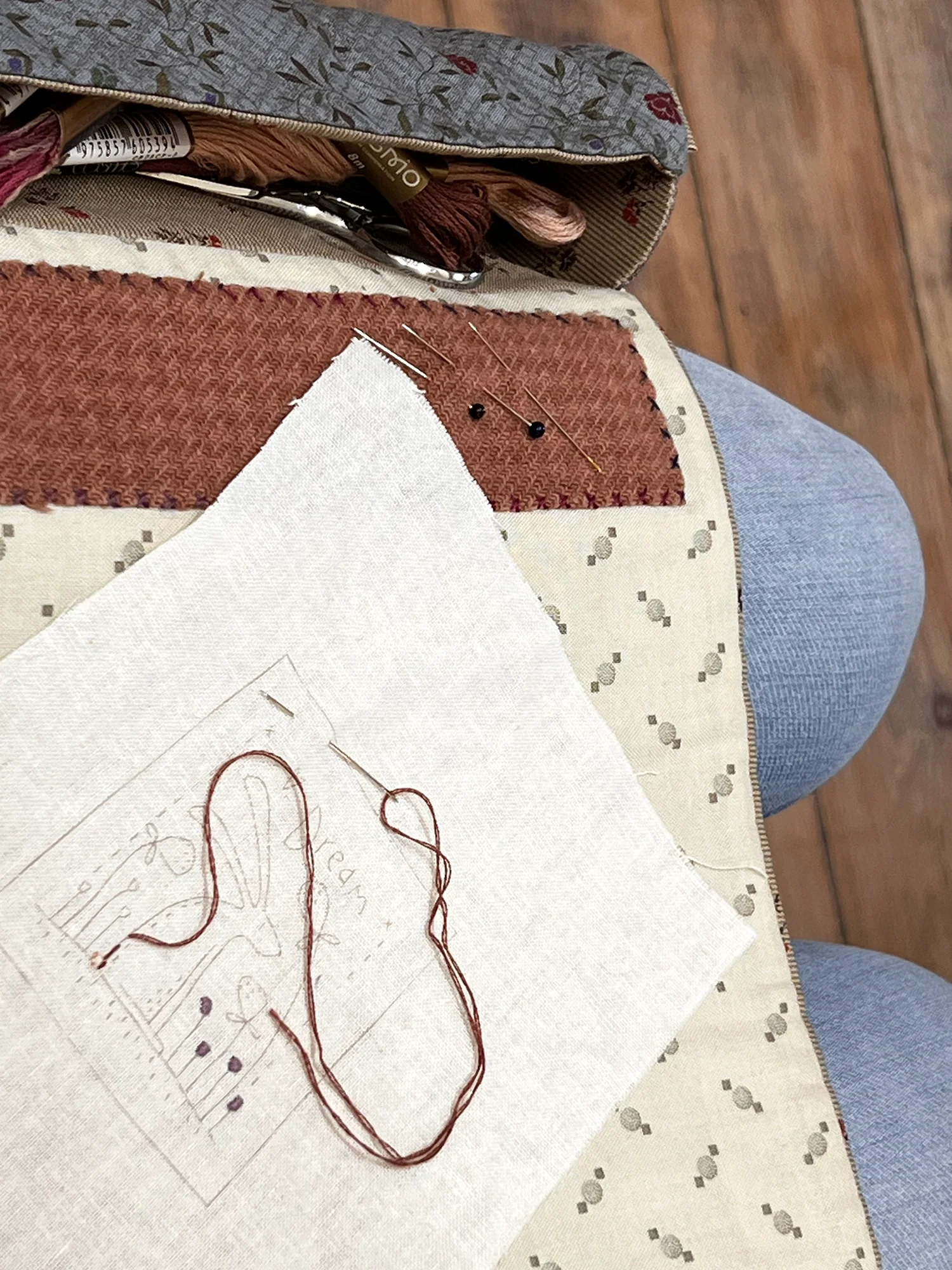 Bird in the Blackberries Sewing Roll - Image 5