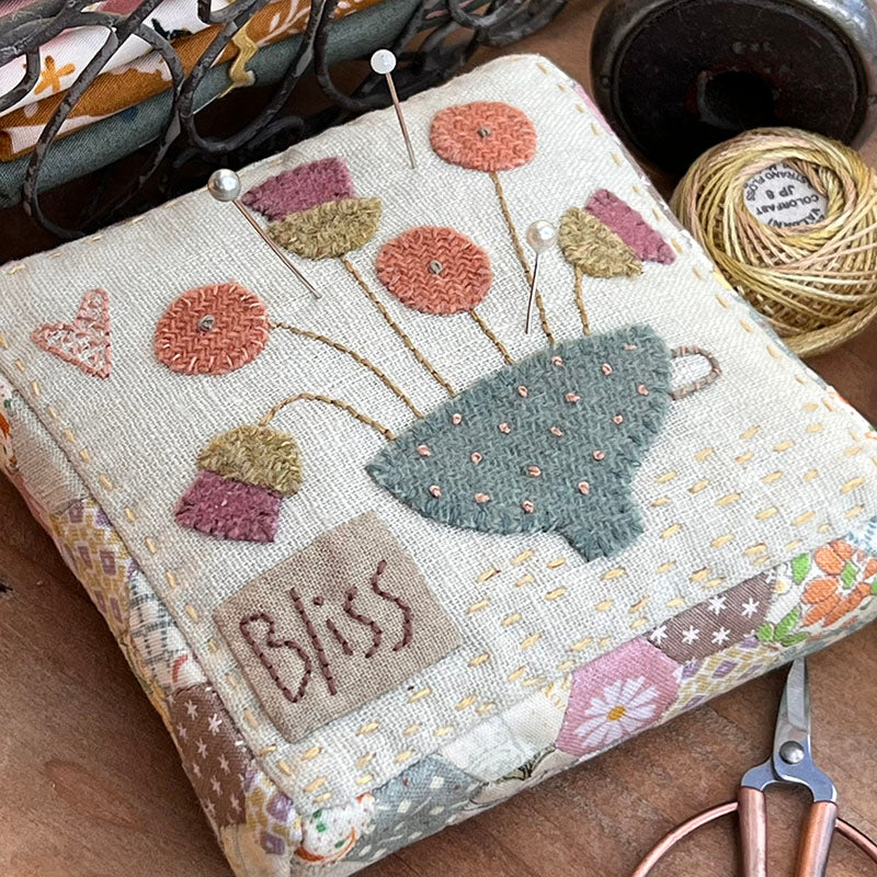 Blissful Pincushion and Needlebook - Image 2