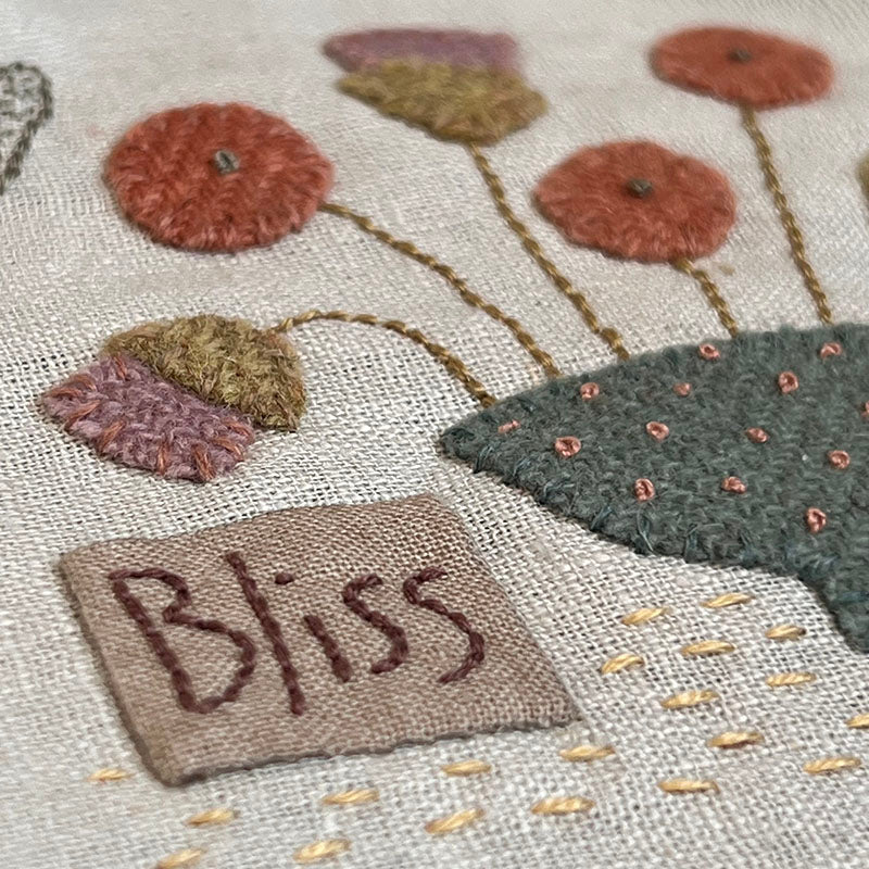 Blissful Pincushion and Needlebook - Image 4